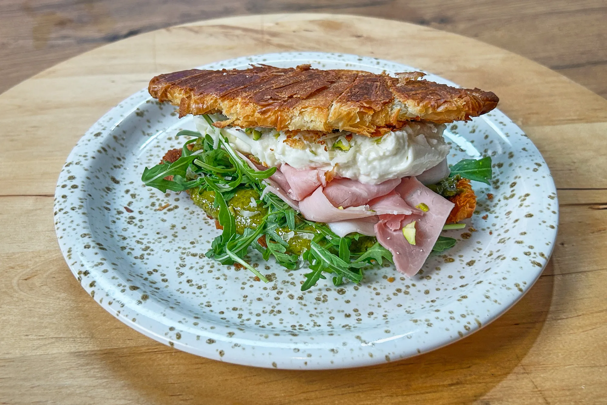 smashed croissant szendó
